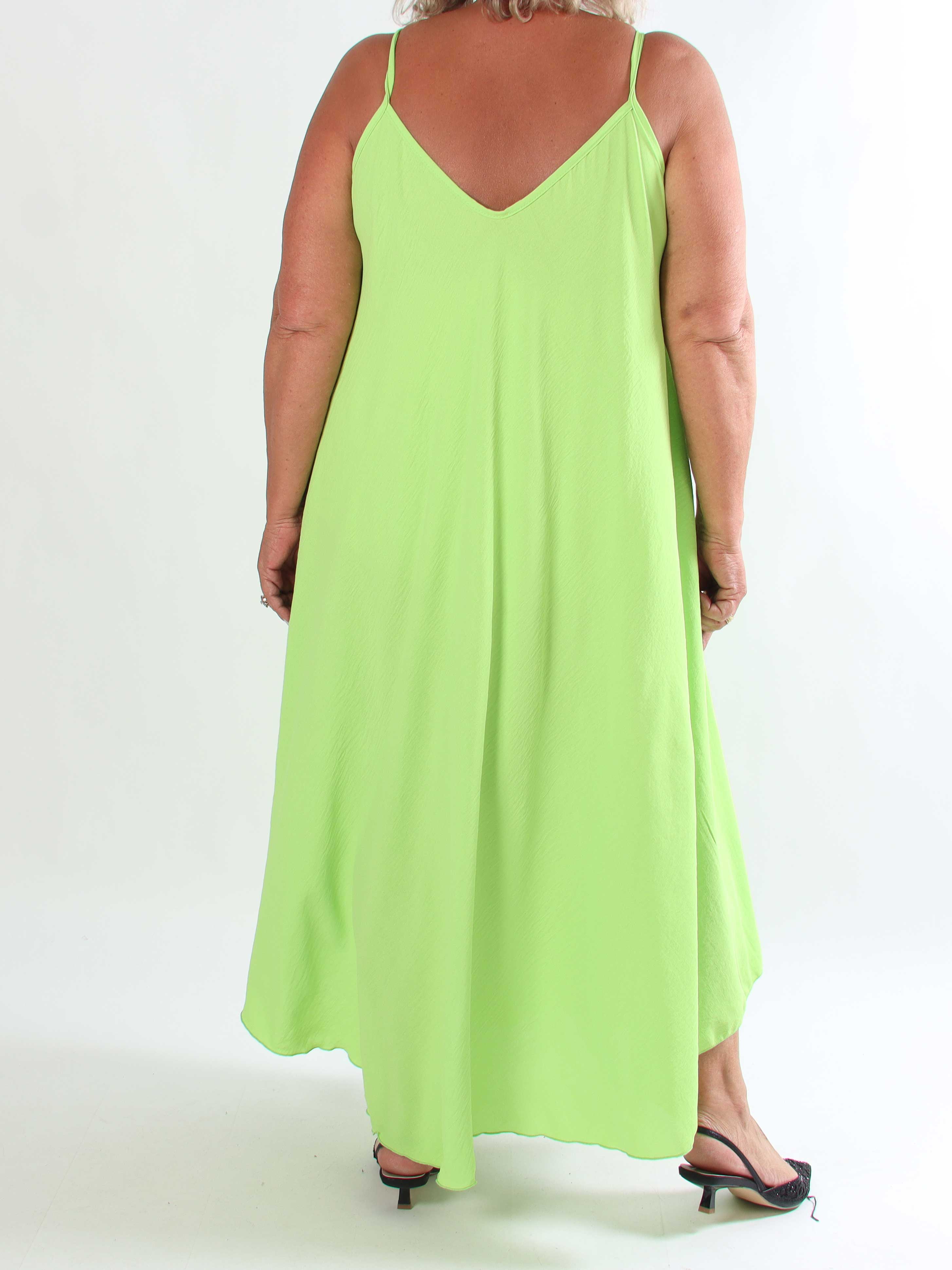 Marceline Long - Lang plus size stropkjole i viskose med A-facon